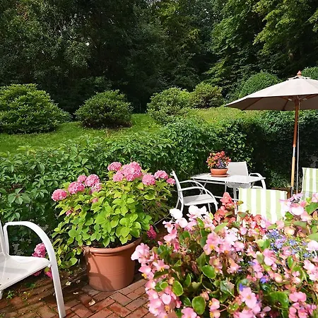 Weisses Haus Am Kurpark - Gartenblick * Bad Suderode