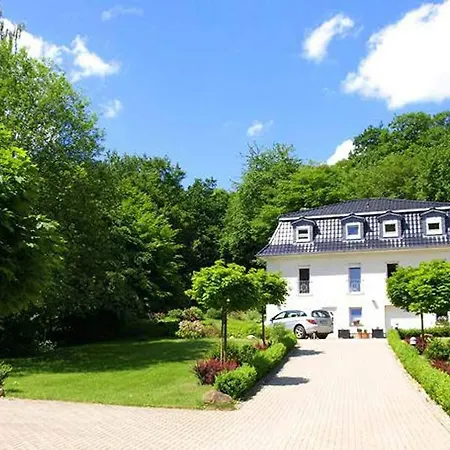 Weisses Haus Am Kurpark - Gartenblick